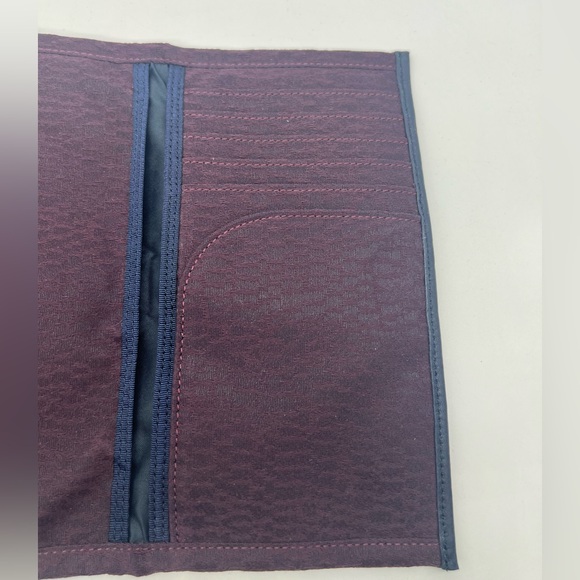LULULEMON Test Of Time Stacked Jacquard Black Cherry Leather Trim Travel Wallet - Picture 12 of 15